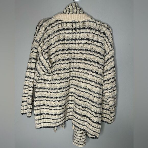 St.John Removeable Shawl Cardigan - Picture 6 of 7